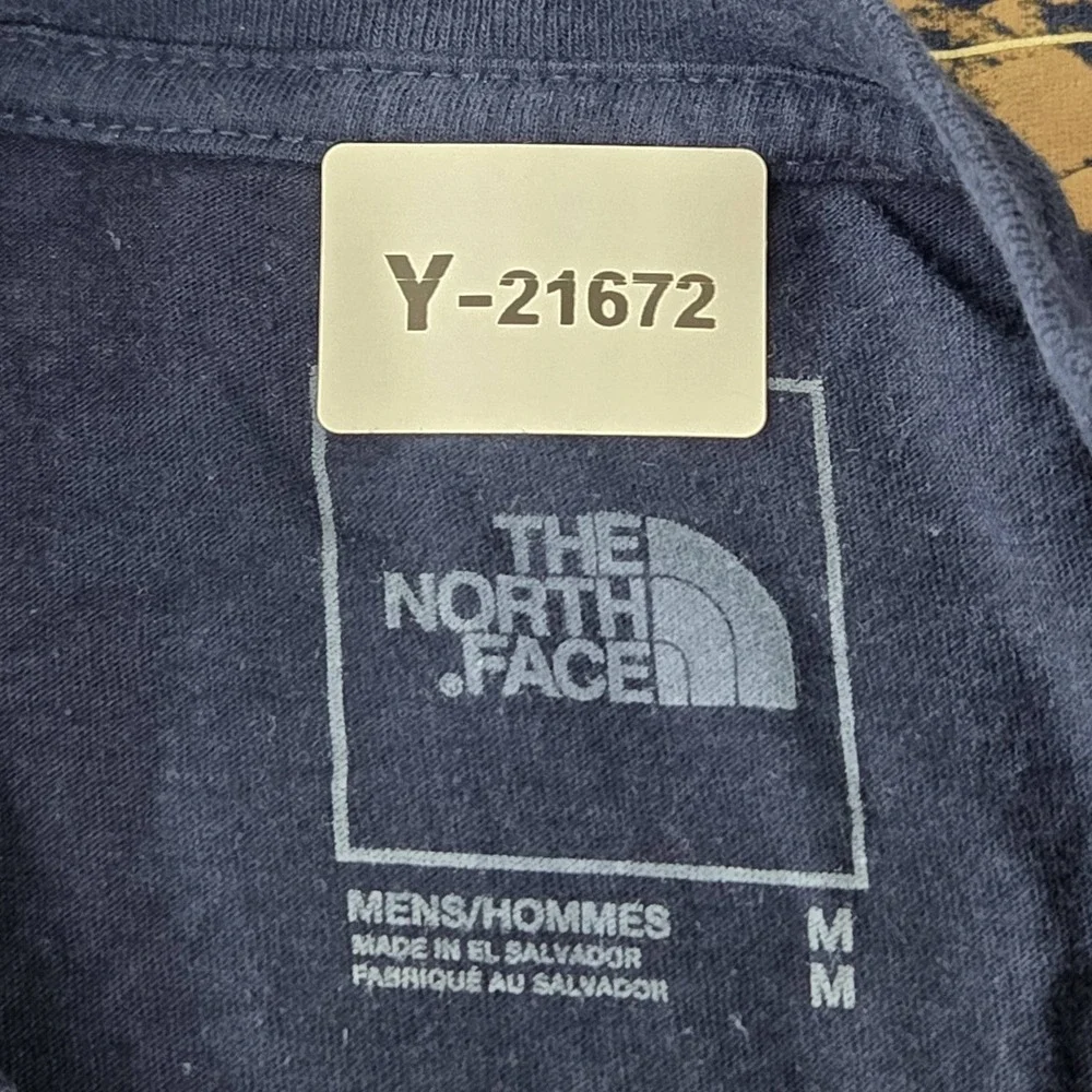 The North Face Men‎ Shirt M Blue Graphic Print Hiker Mountain Gorpcore Logo